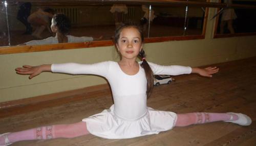 me tam than sat hai roi nem xac con gai 12 tuoi tu ban cong tang 9 xuong dat - 3