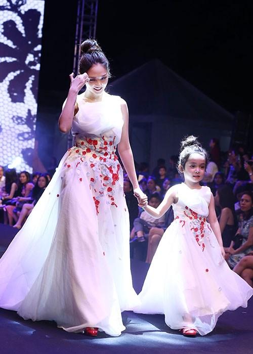 cau tra loi chinh xac nhat khi to mo chieu cao that cua ngoc trinh, hoang thuy linh - 9