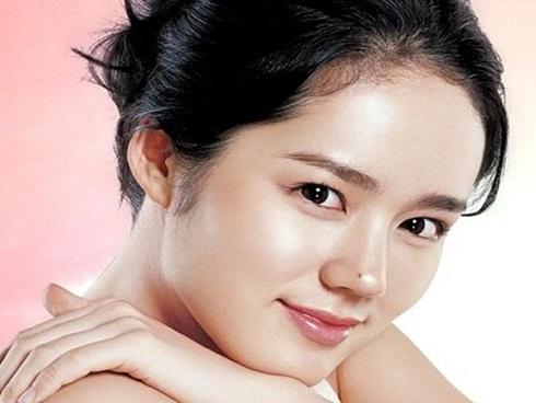 Nếu sở hữu nốt ruồi này trên mặt, chị em chỉ việc ngồi chờ sung sướng ập vào người thôi