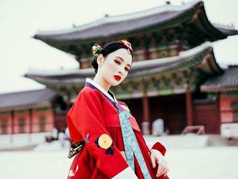 5 ngày dạo phố mỏi chân của Angela Phương Trinh ở Seoul