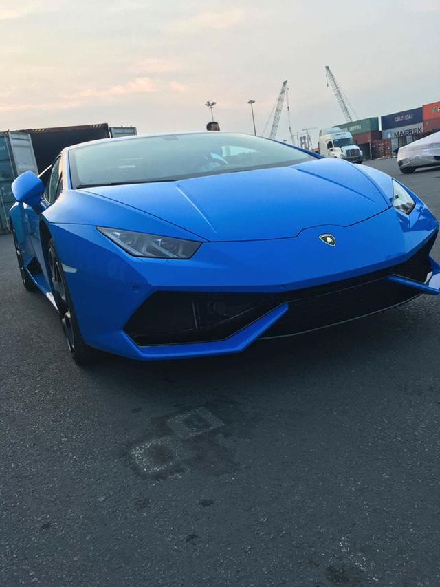 Lamborghini Huracan màu xanh Lemans độc nhất cập bến Việt Nam - Ảnh 3.