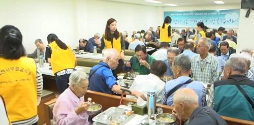 noi-dau-cua-gai-mai-dam-u80-o-han-quoc-1