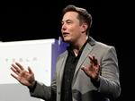 Elon Musk cười lớn khi nghe về ý kiến cho rằng Apple định mua lại Tesla, vẫn chưa chắc chắn được điều gì cả