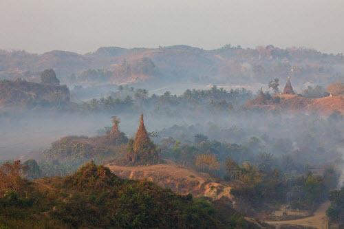 kham pha bi an ben trong thanh pho co bi lang quen o myanmar hinh anh 2