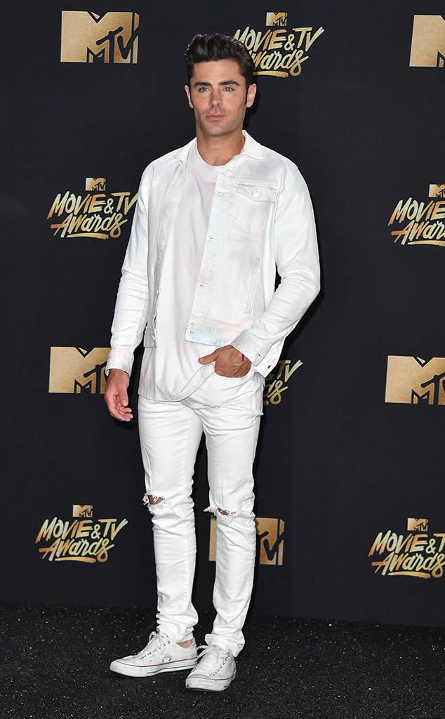 Thảm đỏ MTV Movie & TV Awards: Cara khoe đầu trọc, các sao tạo dáng khó khăn vì mưa đá - Ảnh 11.