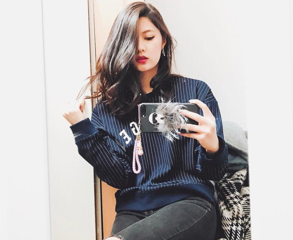 Co gai xinh dep duoc cho la nguoi yeu bi mat cua Trinh Thang Binh hinh anh 5