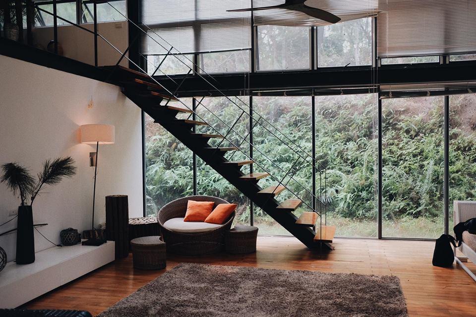 Hiện đại mà ấm cúng, sang trọng nhưng gần gũi, nội thất của Hidden Villa phảng phất nét châu Âu giữa khung cảnh thiên nhiên xanh mướt. – Ảnh: sưu tầm