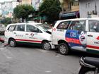 Xe cộ hỗn loạn qua đoạn đường có tai nạn liên hoàn ở Sài Gòn