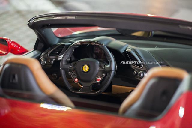 Ferrari 488 Spider đầu tiên tại Việt Nam được cho ra biển số - Ảnh 8.