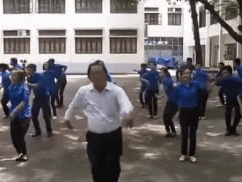 Phó Giám đốc nhà thiếu nhi TP. Đà Nẵng gây sốt với clip nhảy múa 'Đàn gà con'