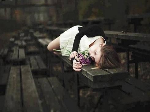 Vợ của người tình khóc lóc, cầu xin tôi hãy lấy chồng của chị ấy