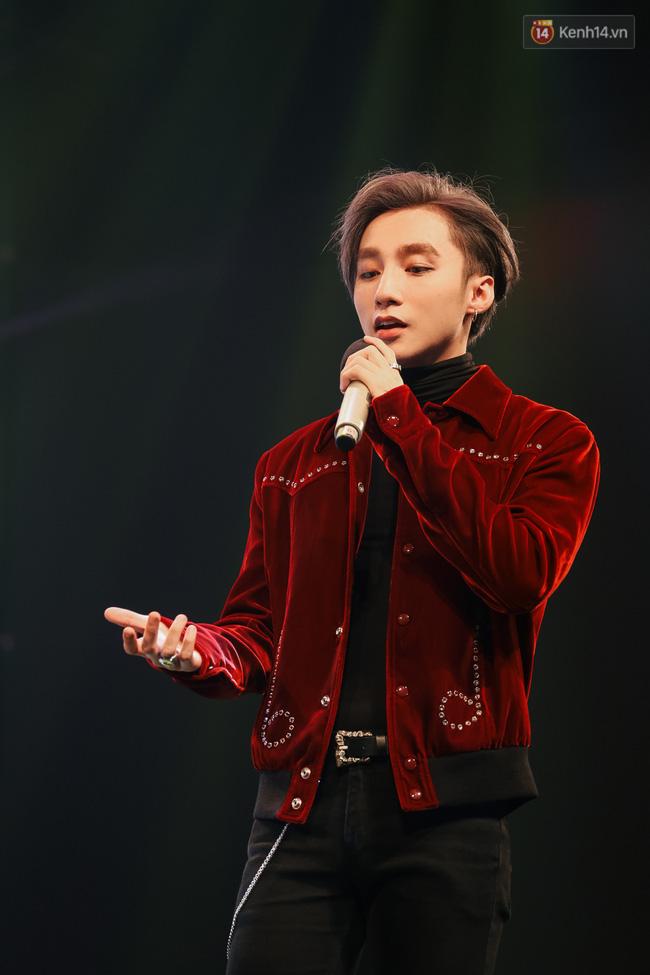 Thật tình cờ và thật bất ngờ, có ngày PSY lại đụng áo 40 triệu của Sơn Tùng MTP - Ảnh 5.