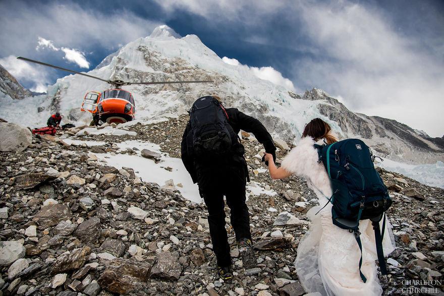 To chuc dam cuoi tren duong len dinh Everest cao 5.000 m hinh anh 5