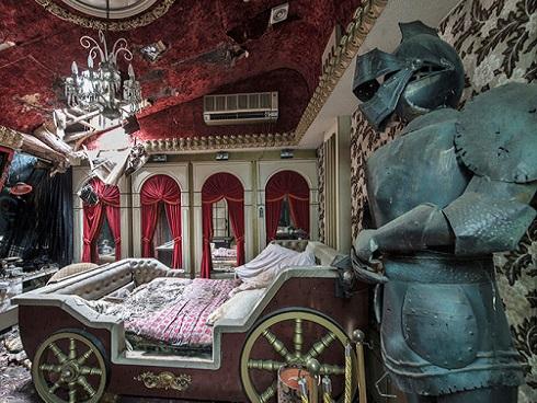 Bên trong 'khách sạn tình yêu' bị đồn có ma