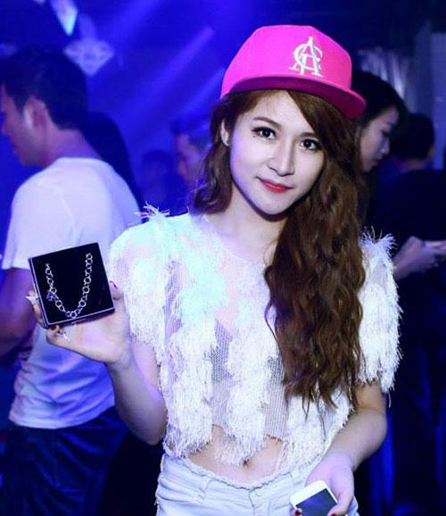 cac hot girl van navy, lily luta...dua nhau thua nhan