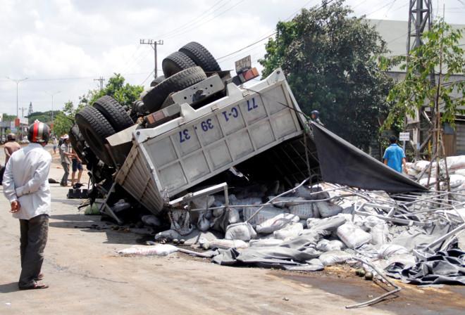Tai nan 13 nguoi chet o Gia Lai: Tai xe duoc cap bang lai nam 2016 hinh anh 1