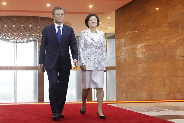 Moi tinh tu thoi dai hoc cua vo chong tan tong thong Han Quoc hinh anh 5