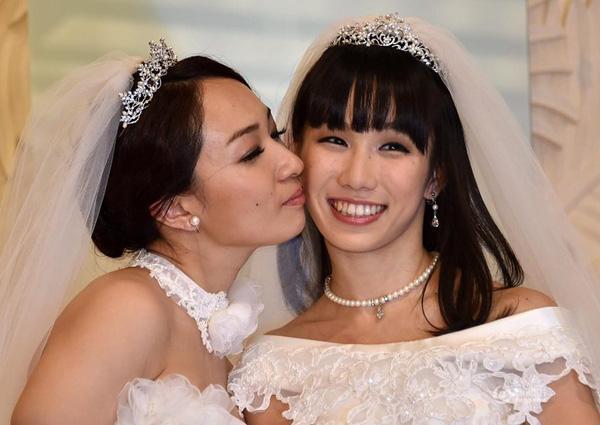 Cặp sao nữ đồng tính hot nhất Nhật Bản bất ngờ chia tay sau 2 năm kết hôn - Ảnh 2.