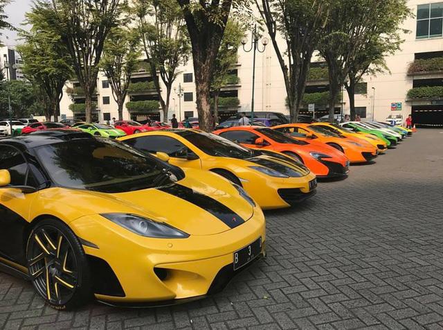 Hơn 30 siêu xe của đại gia Indonesia vây kín khu vực đậu xe tại Jakarta - Ảnh 3.