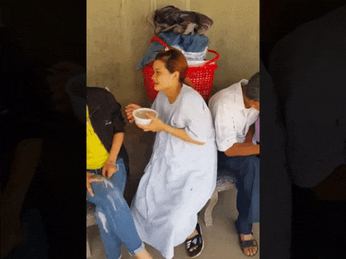 Chuyện thật như đùa: Cô dâu trở dạ phải vào viện sinh em bé trong ngày cưới