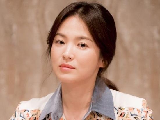 Kênh truyền hình Hàn Quốc tiết lộ Song Hye Kyo từng bị đe dọa tạt axit và tống tiền