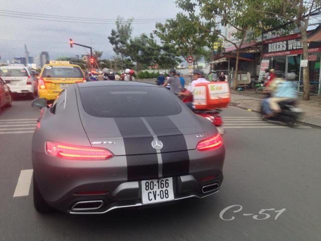 Cường Đô-la thay áo cho siêu xe Mercedes-AMG GT S mới tậu - Ảnh 3.