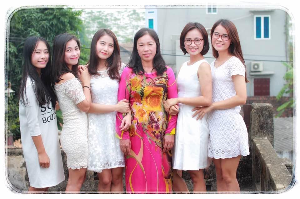 gia dinh co 5 hot girl xinh dep thieu vang cha tu be gay