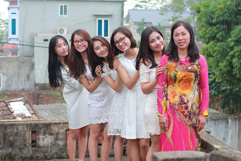 gia dinh co 5 hot girl xinh dep thieu vang cha tu be gay