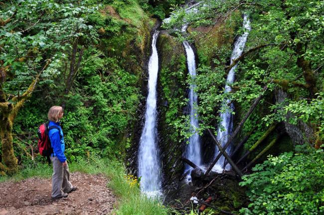 "dung hinh" truoc nhung thac nuoc dep nhu tranh ve hinh anh 14