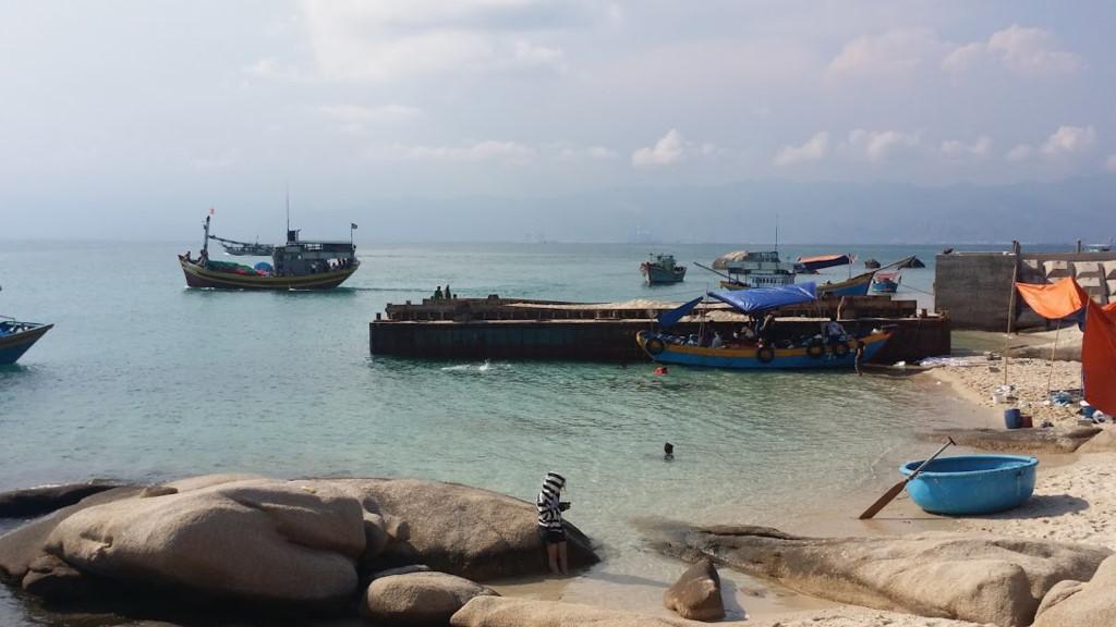 Trai nghiem cuoc song hoang da tren dao Cu Lao Cau hinh anh 10