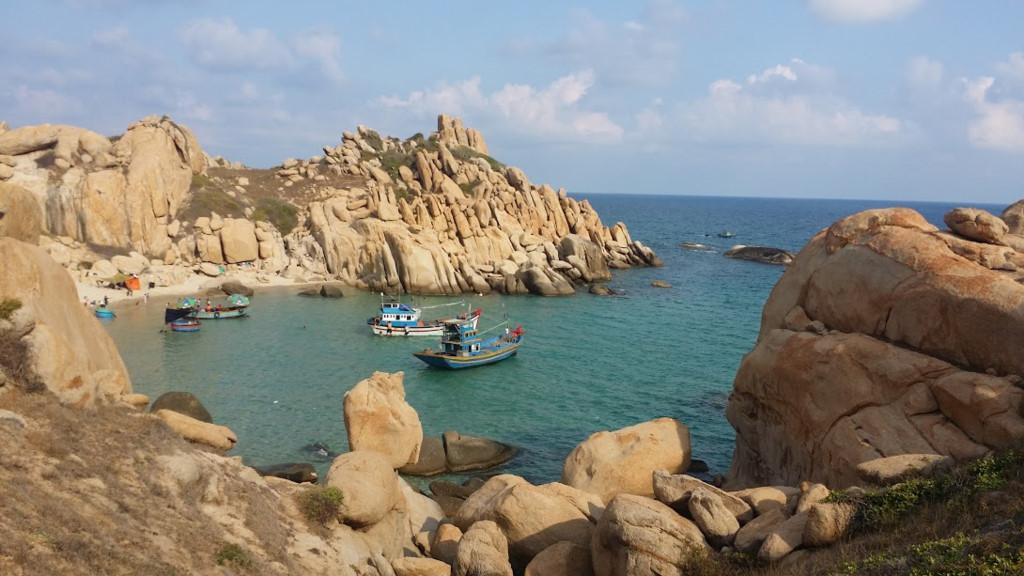 Trai nghiem cuoc song hoang da tren dao Cu Lao Cau hinh anh 12