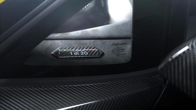 Siêu phẩm Lamborghini Centenario đầu tiên cập bến châu Á - Ảnh 2.
