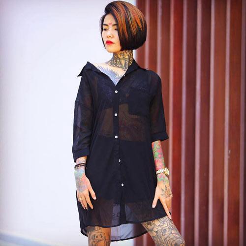 co gai xam tro bi de biu giua pho bat ngo cao troc, xam kin dau hinh anh 2