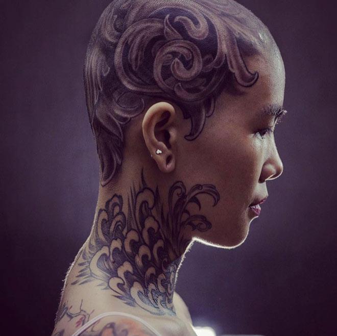 co gai xam tro bi de biu giua pho bat ngo cao troc, xam kin dau hinh anh 3