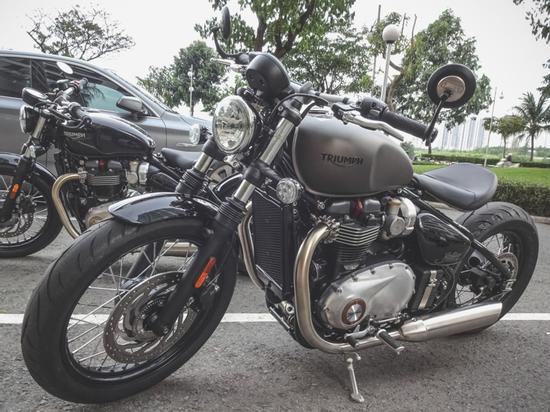 Chi tiết môtô Triumph nửa tỷ đồng của Cường 'Đô La'