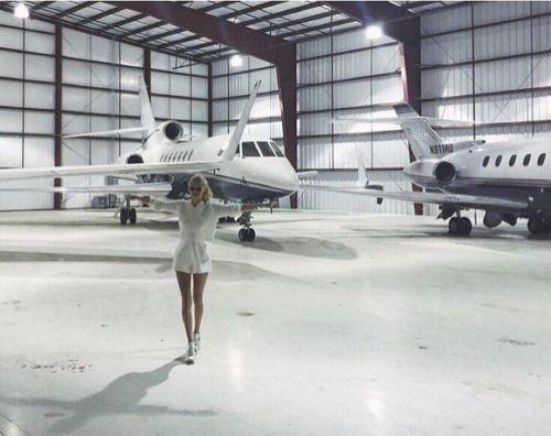 Hoi con nha giau the gioi di du lich nhu the nao hinh anh 2