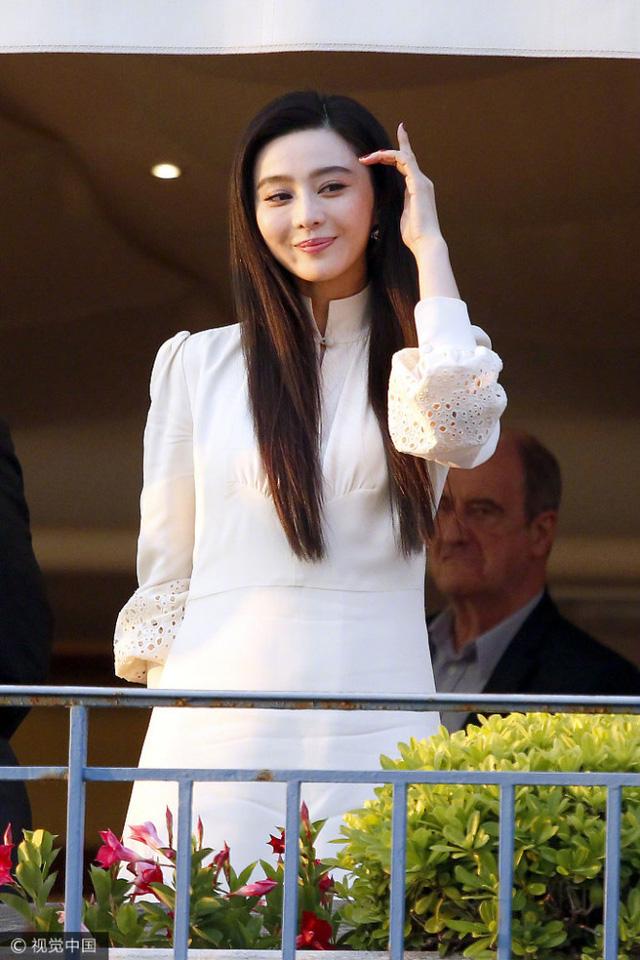 quyet khong de ai vuot mat, pham bang bang mang 11 vali vay voc, 3 stylist toi cannes - 3