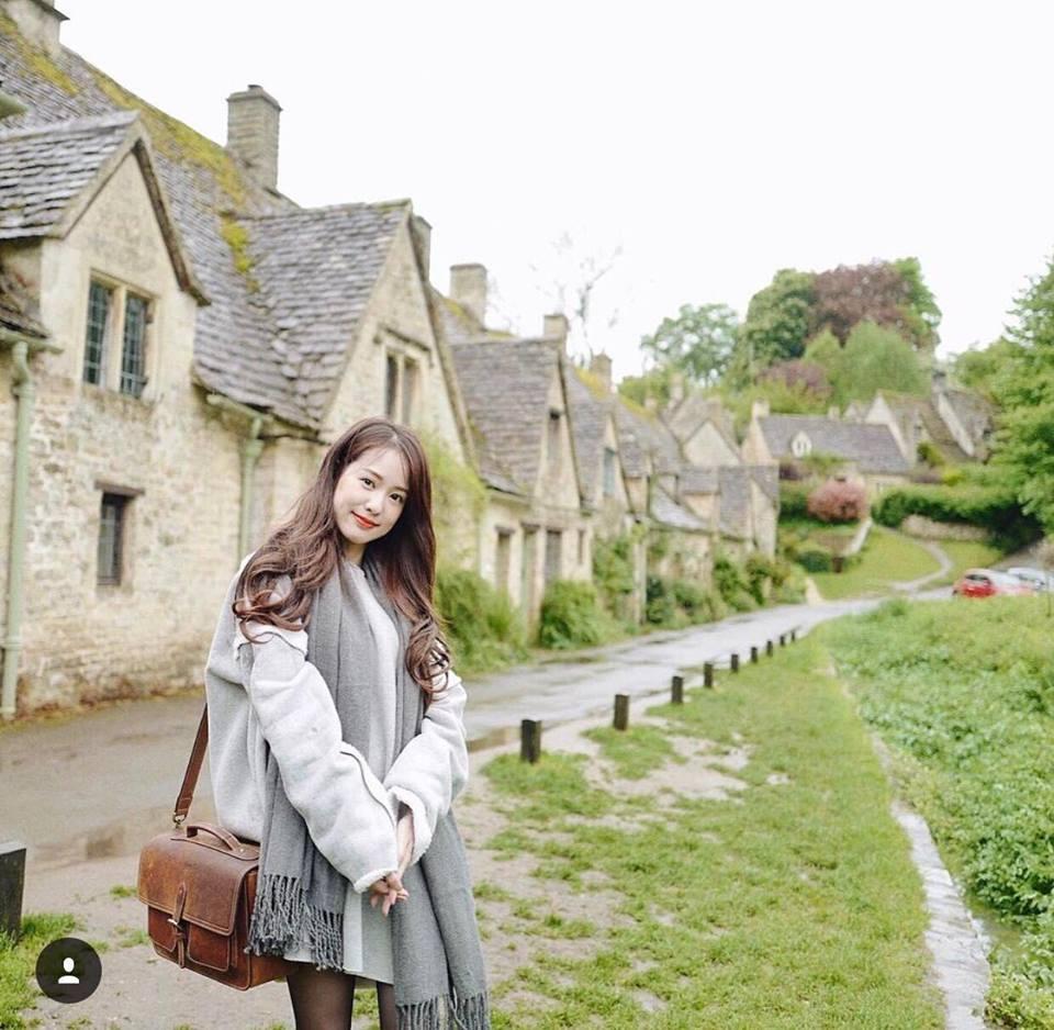 Hot girl Pimtha bỗng nhiên trở thành thảm họa trong bộ cánh tông hồng sến rện-11