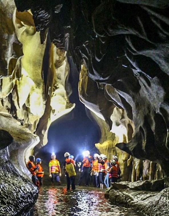 To da, nhu da hang chuc nghin nam trong hang 'Son Doong cua Ba Be' hinh anh 5