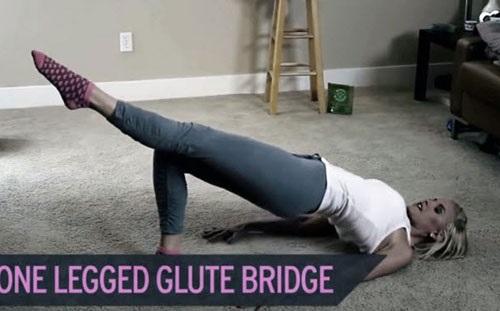 Bài tập 10 phút giúp chị em eo thon, ngực nở, mông cong