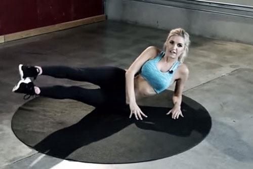 Bài tập 10 phút giúp chị em eo thon, ngực nở, mông cong