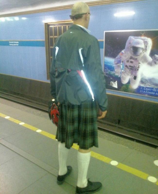 "hot ca hen"voi "thoi trang" noi cong cong hinh anh 2