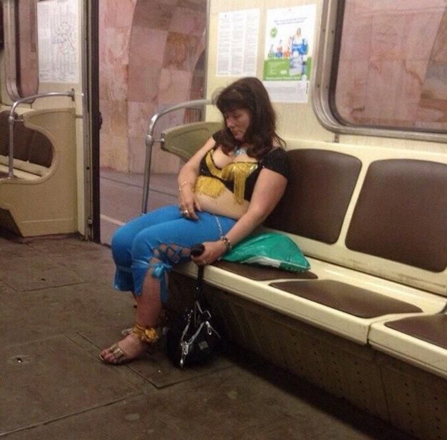 "hot ca hen"voi "thoi trang" noi cong cong hinh anh 1