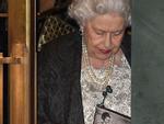 Giải mã hình ảnh người phụ nữ bí ẩn in trên chiếc ví của Nữ hoàng Anh