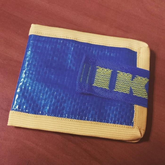 Biến túi xách nhựa thành set đồ thời trang thế này mới đúng chất