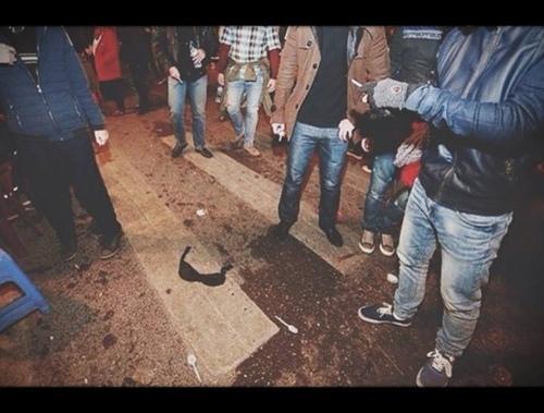 soc voi canh khan gia ngat xiu, roi noi y sau dem nhac o san my dinh hinh anh 10