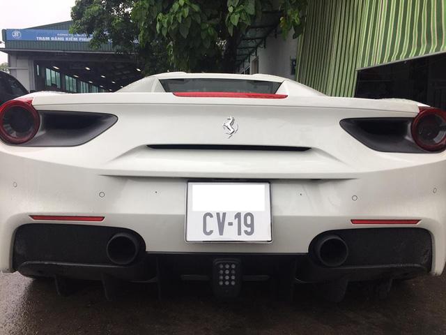 Siêu xe Ferrari 488 Spider thứ 2 ra biển số tại Việt Nam - Ảnh 2.