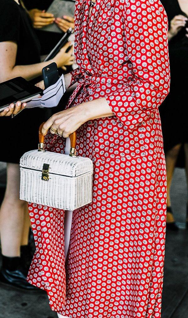 Không phải balô, đây mới là túi xách hot nhất hè này