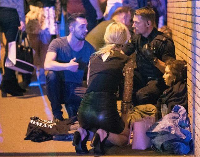 Nhan chung vu no o Manchester: Canh chet choc o khap noi hinh anh 1