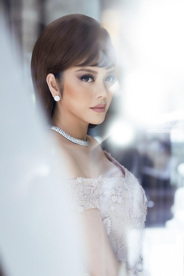 Lý Nhã Kỳ đẹp đúng chuẩn quý tộc tại liên hoan phim cannes 2017-1